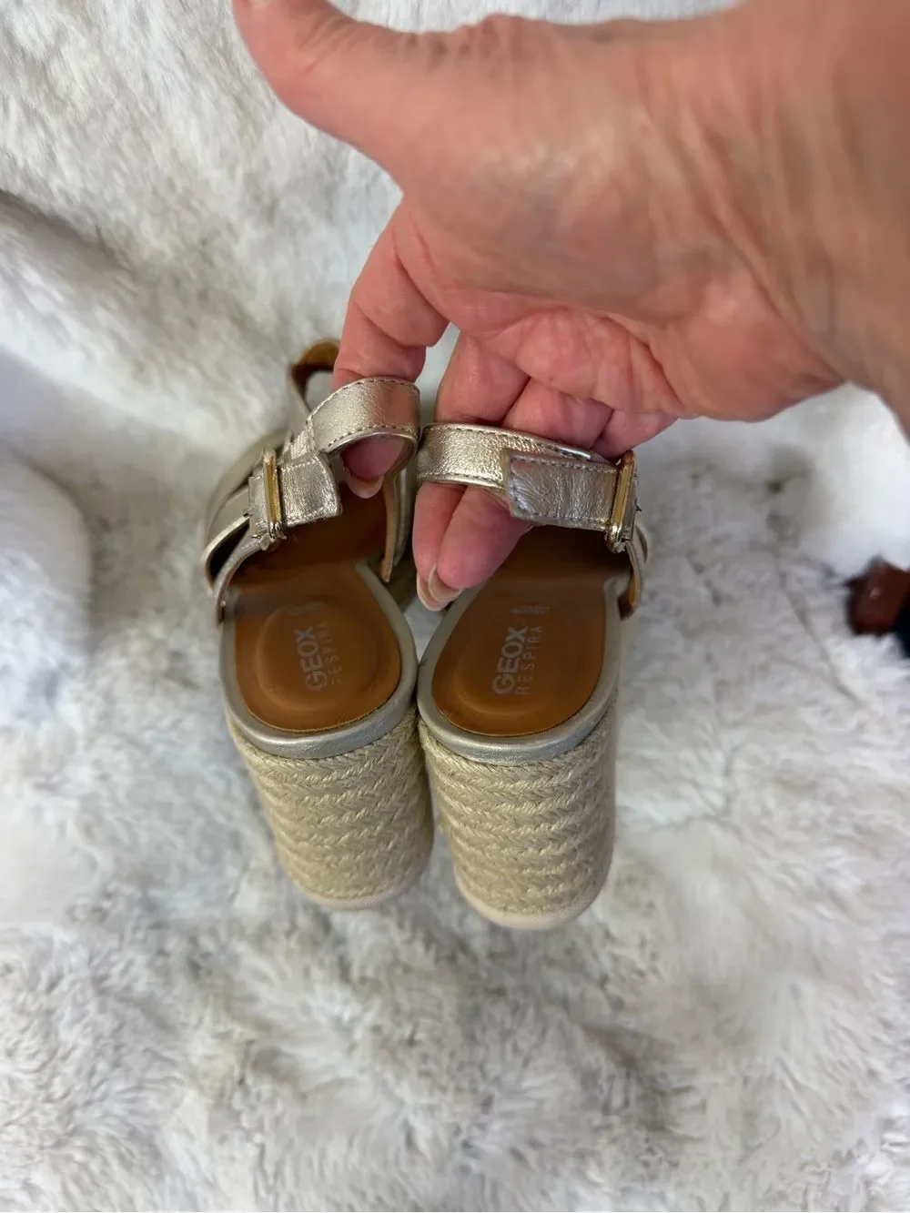 Geox Women's Gold Tone Leather Criss Cross Strap Wedge Espadrilles Size 38